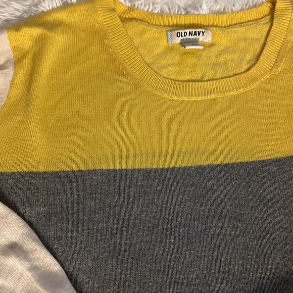 Old Navy Sweater - Picture 2 of 2